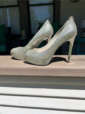 Michael Kors Glitter Platform Pumps in Silver